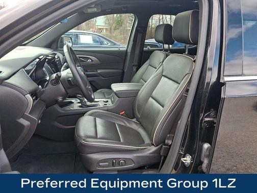 Mosaic Black Metallic 2023 Chevrolet Traverse Premier