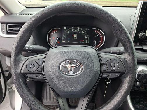 Ice Cap 2023 Toyota RAV4 LE