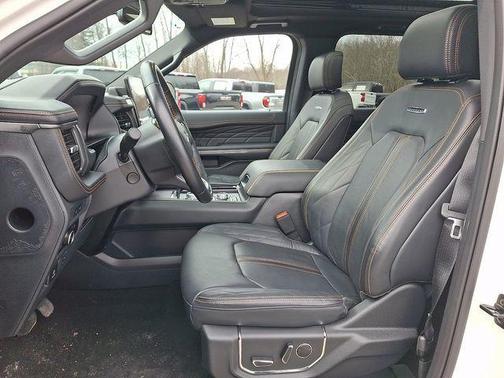 Star White Metallic Tri-Coat 2023 Ford Expedition Max Platinum