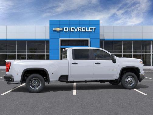 Summit White 2026 Chevrolet Silverado 3500 Crew Cab, Long Bed, WT Dual Rear Wheel, RWD