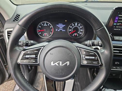 Steel Gray 2023 Kia Seltos Nightfall Edition