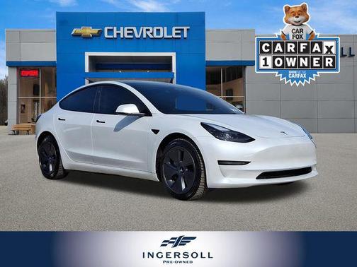 Pearl White Multi-Coat 2023 Tesla Model 3 Standard Range