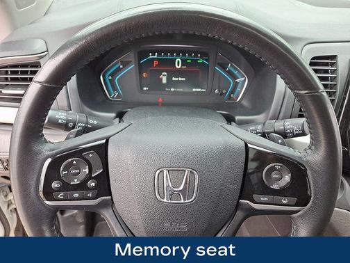 White Diamond Pearl 2019 Honda Odyssey EX-L