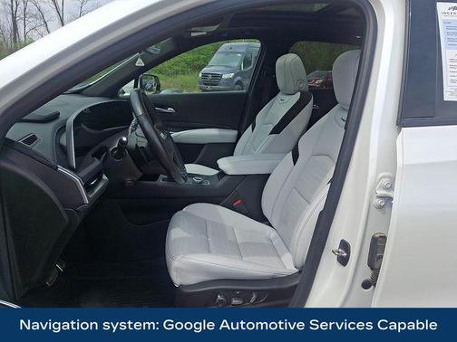 Crystal White Tricoat 2024 Cadillac XT4 Sport