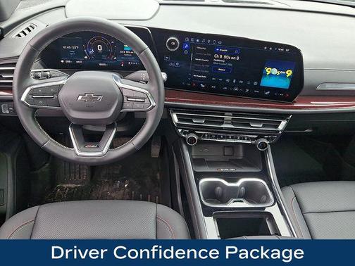 Mosaic Black Metallic 2025 Chevrolet Traverse AWD Z71