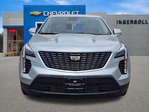 Radiant Silver Metallic 2021 Cadillac XT4 Luxury