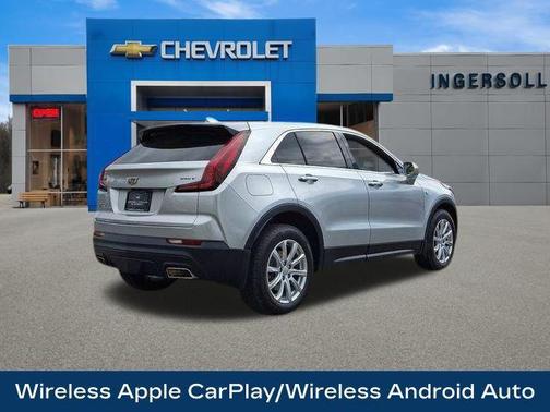 Radiant Silver Metallic 2021 Cadillac XT4 Luxury