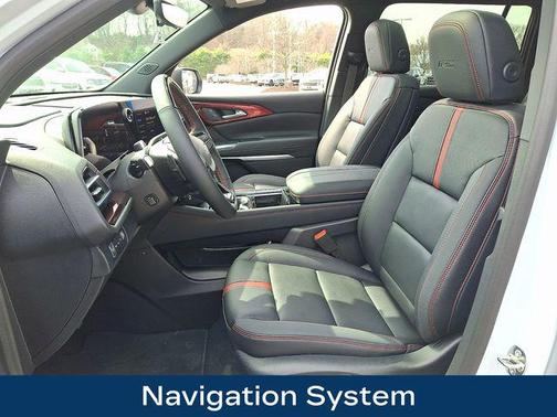 Polar White Tricoat 2026 Chevrolet Traverse RS