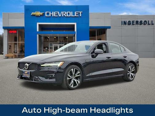 2024 Volvo S60 B5 Plus Dark Theme