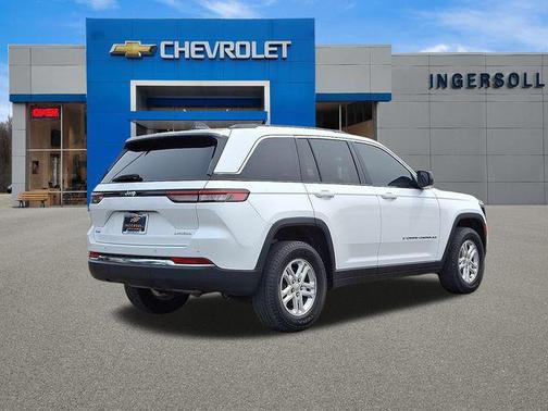 2023 Jeep Grand Cherokee Laredo