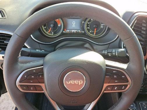 Granite Crystal Metallic Clearcoat 2022 Jeep Cherokee Limited