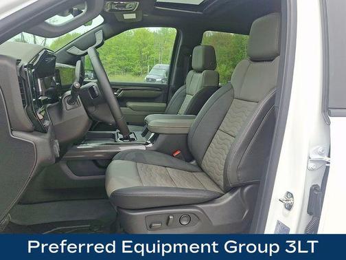 Summit White 2026 Chevrolet Silverado 2500 Crew Cab, Standard Bed, XR2, 4WD