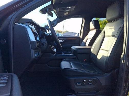 Onyx Black 2025 GMC Yukon XL Denali