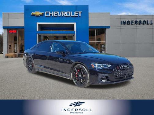 Sebring Black Crystal Effect 2024 Audi S8 4.0T