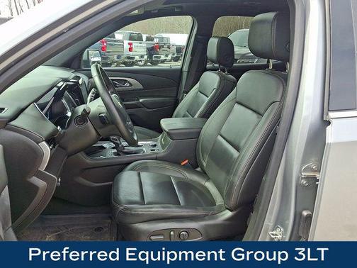 Sterling Gray Metallic 2023 Chevrolet Traverse LT Leather