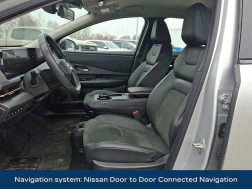 Brilliant Silver Metallic/Black Diamond Pearl 2023 Nissan ARIYA ENGAGE+