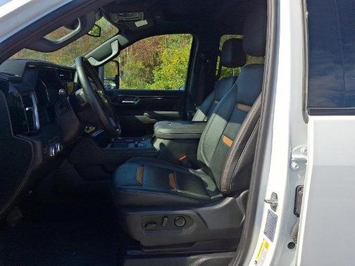 Summit White 2026 GMC Sierra 2500 AT4