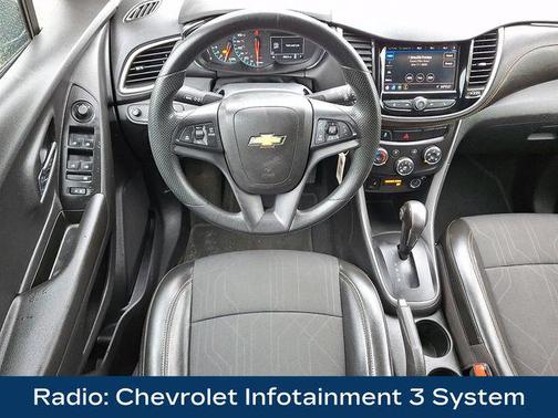 Mosaic Black Metallic 2021 Chevrolet Trax LT