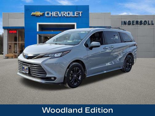2024 Toyota Sienna Woodland Edition