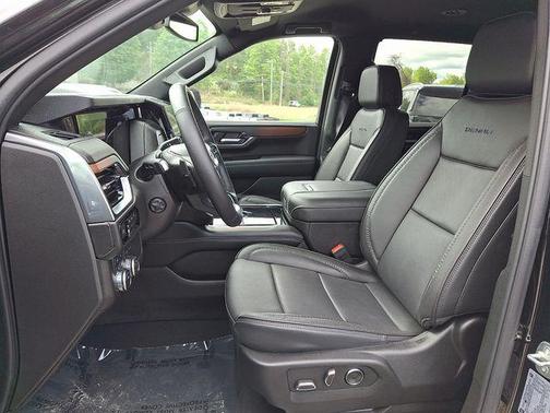 Onyx Black 2025 GMC Yukon Denali
