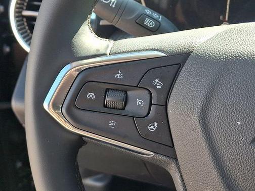 Mosaic Black Metallic 2026 Chevrolet Trax FWD ACTIV