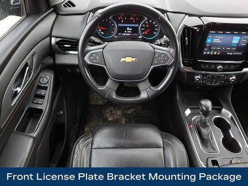Graphite Metallic 2021 Chevrolet Traverse LT Leather