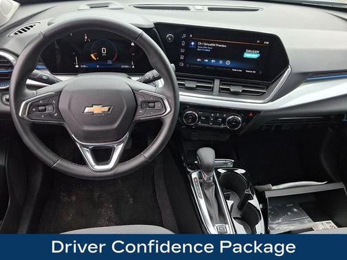 Sterling Gray Metallic 2024 Chevrolet Trax LT