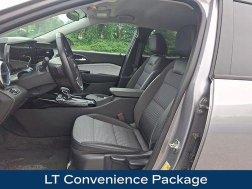 Sterling Gray Metallic 2024 Chevrolet Trax LT