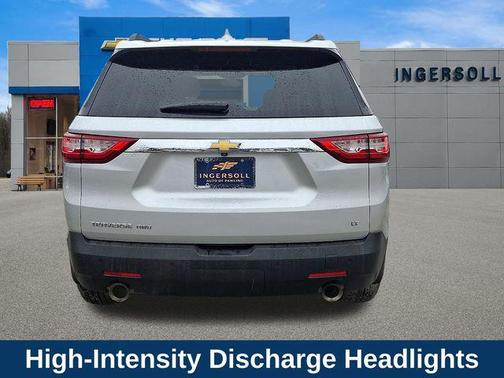 Silver Ice Metallic 2021 Chevrolet Traverse LT Cloth