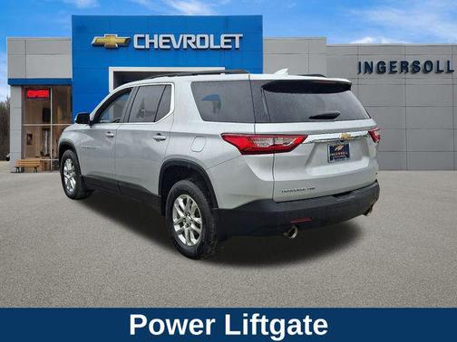 Silver Ice Metallic 2021 Chevrolet Traverse LT Cloth