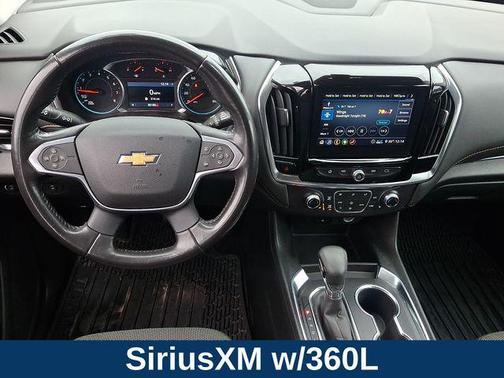 Silver Ice Metallic 2021 Chevrolet Traverse LT Cloth