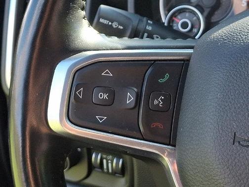 Diamond Black Crystal Pearlcoat 2021 RAM 1500 Laramie