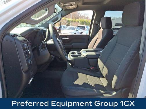 Summit White 2025 Chevrolet Silverado 2500 Custom