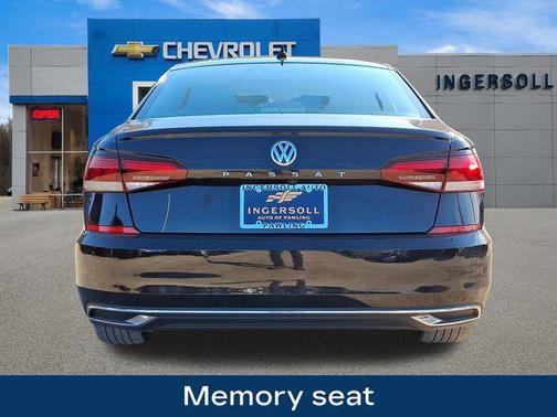 Deep Black 2020 Volkswagen Passat 2.0T SE