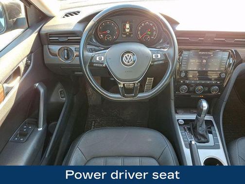 Deep Black 2020 Volkswagen Passat 2.0T SE