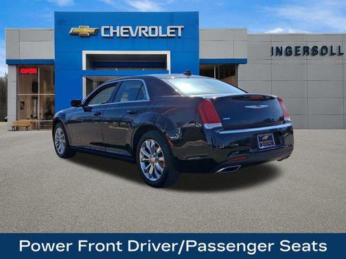 2021 Chrysler 300 Touring