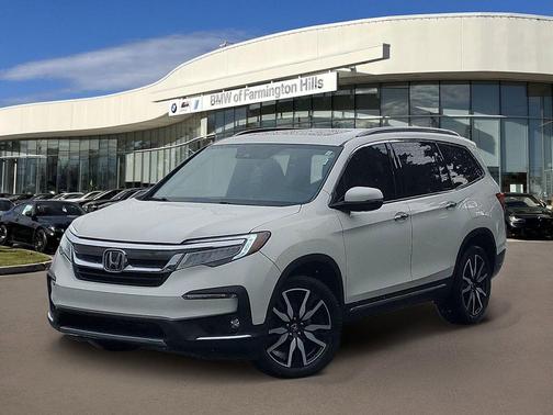 White 2019 Honda Pilot Touring 8-Passenger