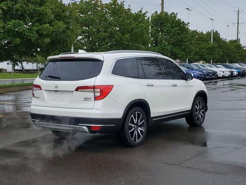 White 2019 Honda Pilot Touring 8-Passenger