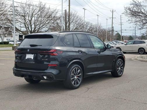 Black Sapphire Metallic 2026 BMW X5 xDrive40i