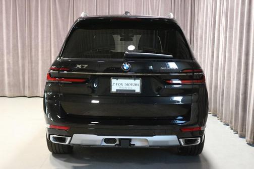 Black Sapphire Metallic 2024 BMW X7 xDrive40i