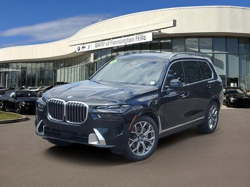 Black Sapphire Metallic 2024 BMW X7 xDrive40i