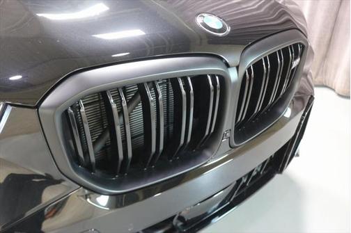 2025 BMW X5 M60i