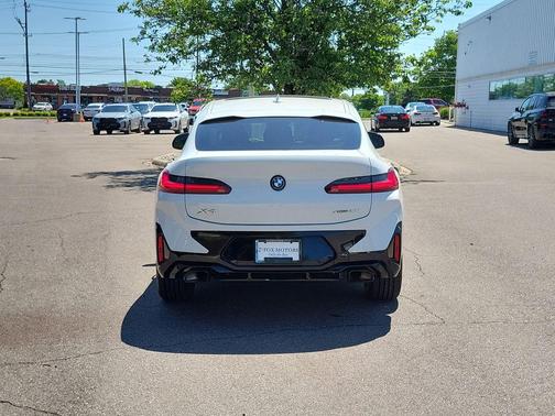 Alpine White 2024 BMW X4 xDrive30i