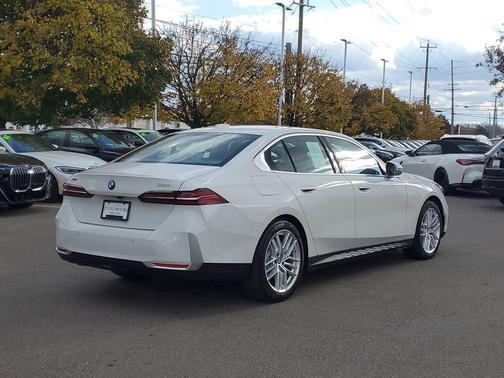 2025 BMW 530 xDrive