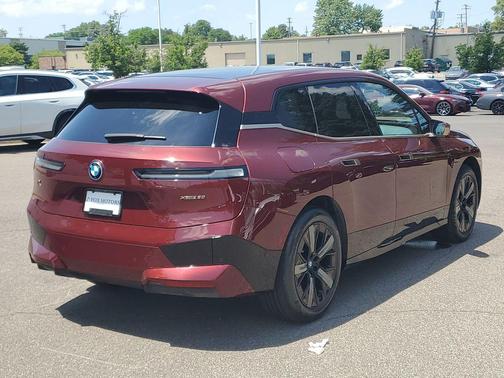 Aventurin Red Metallic 2024 BMW iX xDrive50