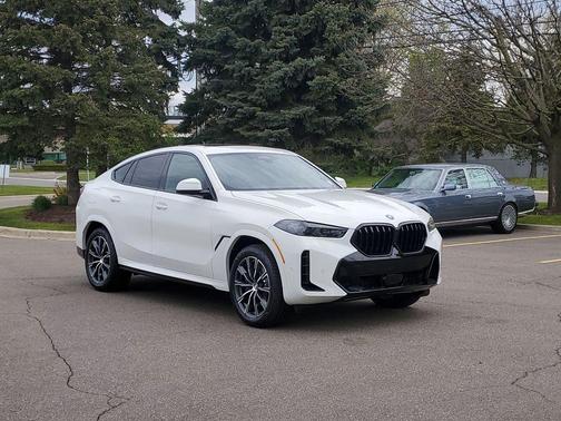 Alpine White 2027 BMW X6 xDrive40i