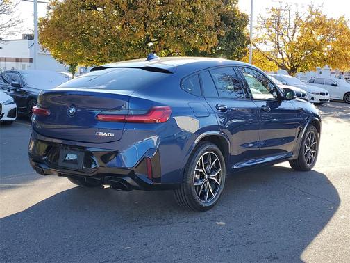 2023 BMW X4 M40i