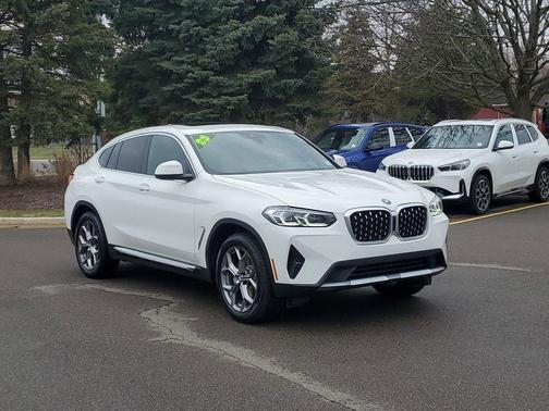 Alpine White 2023 BMW X4 xDrive30i