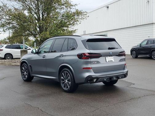 Frozen Pure Grey Metallic 2026 BMW X5 xDrive40i