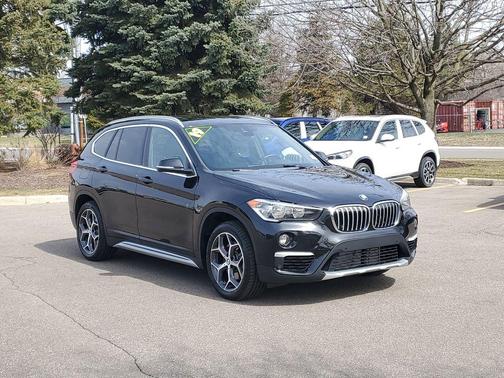 Black Sapphire Metallic 2019 BMW X1 xDrive28i